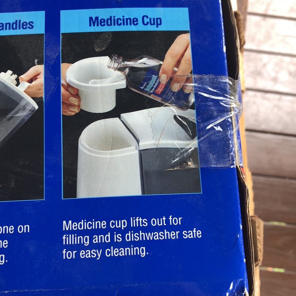 Vicks Warm Mist Humidifier - Picture 6 of 7